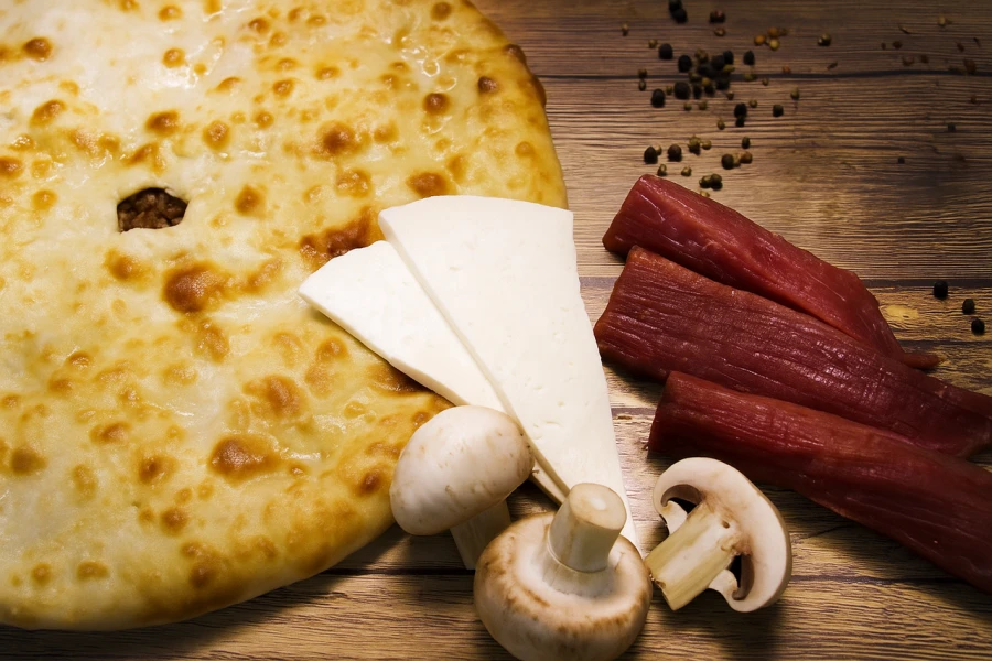 Осетинский пирог с мясом, сыром и грибами
