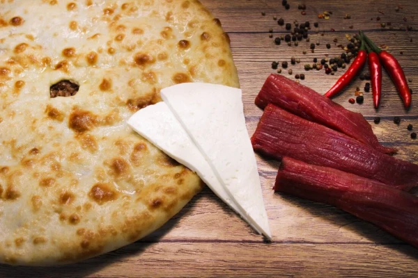 Осетинский пирог с мясом и сыром