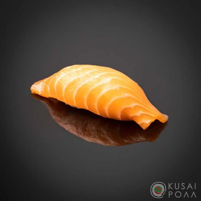 Суши с лососем