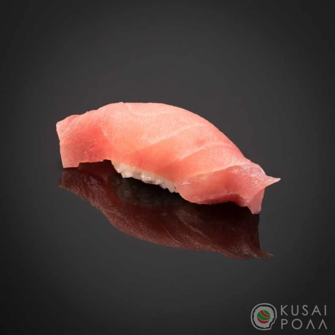 Суши с тунцом