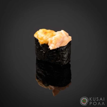 Гункан с лососем