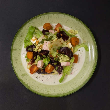 Салат с печеной тыквой  