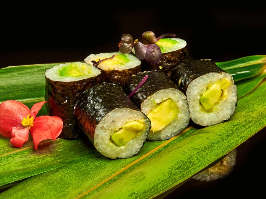 Маки с авокадо