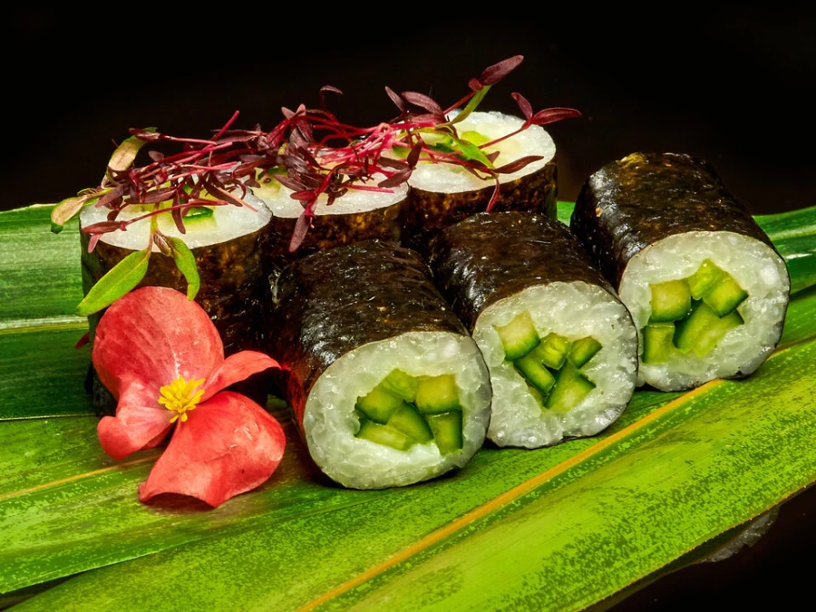 Маки с огурцом