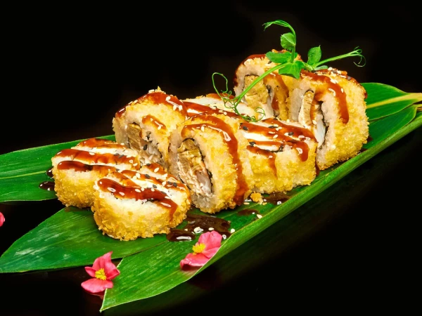 Ролл жареный с креветкой 320