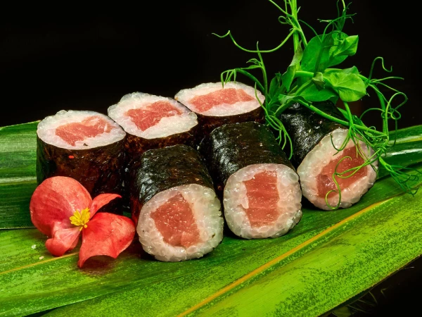 Маки с тунцом 110