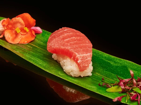 Нигири с тунцом