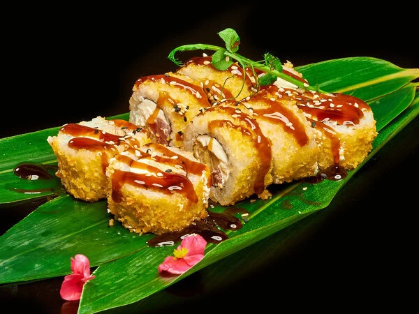 Ролл жареный с курицей