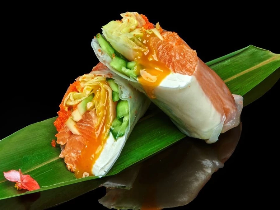 Спринг ролл сливочный лосось