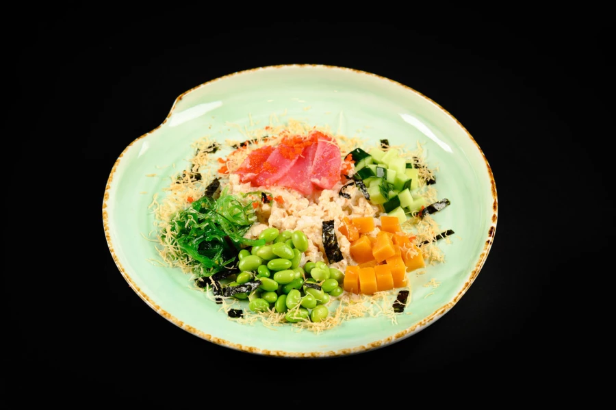 Поке с тунцом и манго