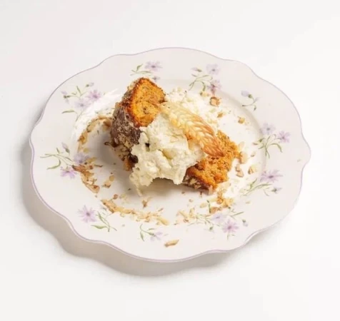 Морковный торт с кремом пломбир