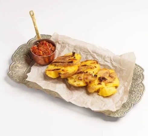 Картофель мятый на мангале