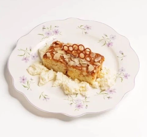 Молочный пирог со сметаной 