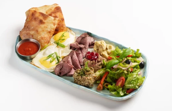 Большой грузинский завтрак для Батоно