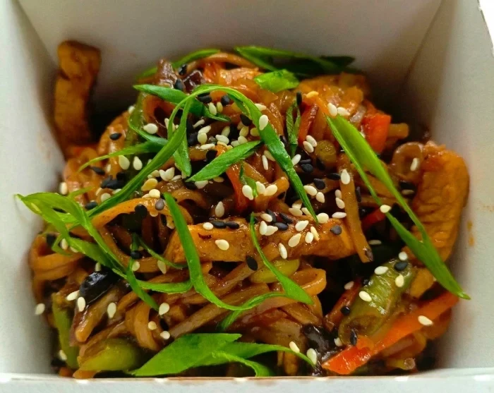 Удон с курицей