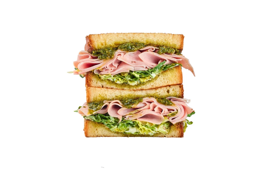 Сэндвич с "Мортаделлой" с соусом "Песто" 