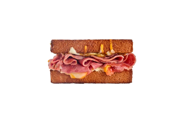 Мини-сэндвич с мраморной говядиной и соусом "Гаспачо"