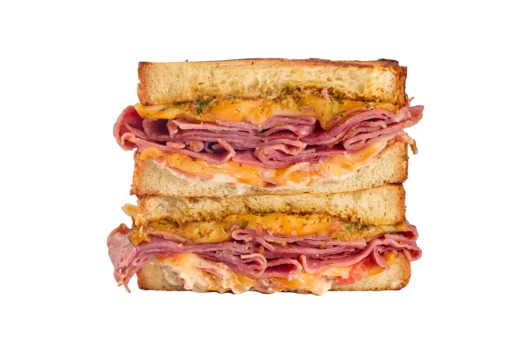 Сэндвич с мраморной говядиной и соусом "Гаспачо"