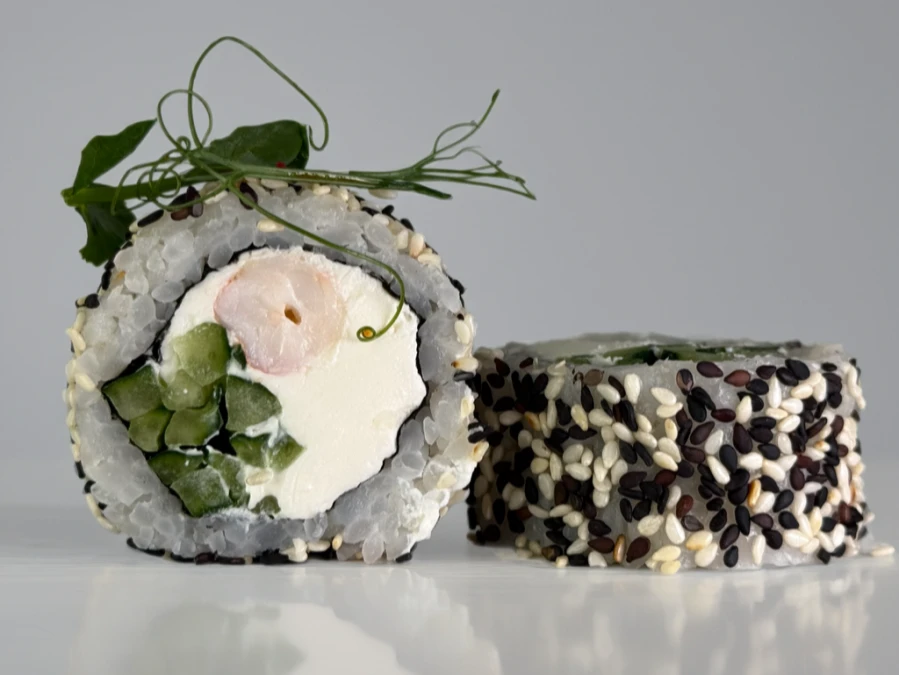 Ролл "Калифорния Лайт с Креветкой (в кунжуте)"