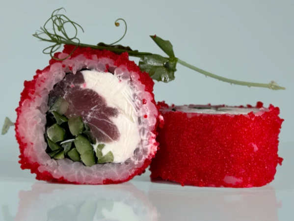 Ролл "Калифорния с Тунцом (в икре)"