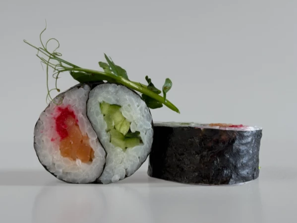 Ролл "Инь Янь Лосось"