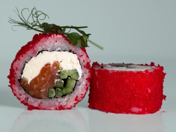 Ролл "Калифорния с Лососем (в икре)"