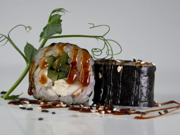 Маки с Угрем