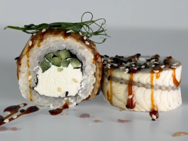 Ролл "Филадельфия с Угрем"