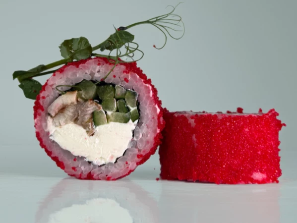 Ролл "Калифорния Лайт с Угрем (в икре)"