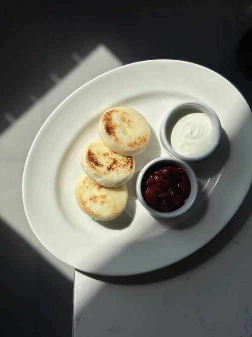 Сырники со сметаной 