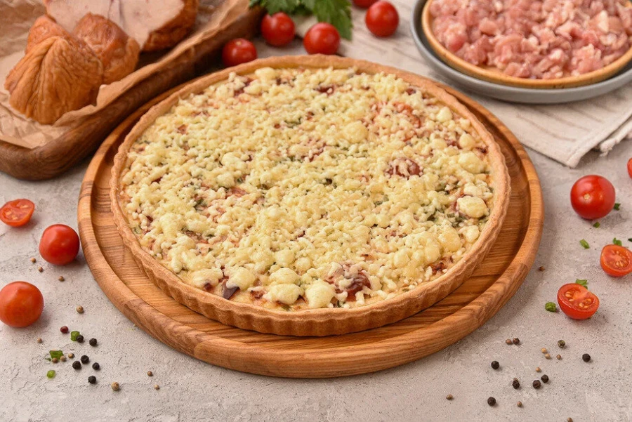 Киш с грудкой и ветчиной 