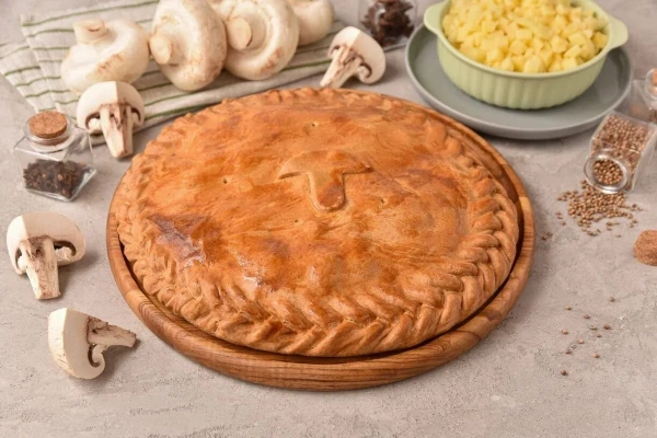 Пирог с грибами и картофелем