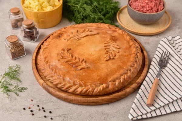 Пирог с говяжим фаршем и картофелем