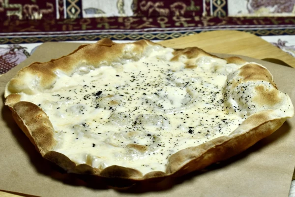 Лахмаджо с сыром