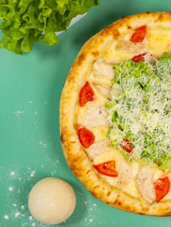Пицца Цезарь с курицей