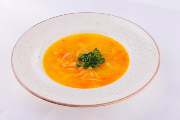 Суп куриный с домашней лапшой