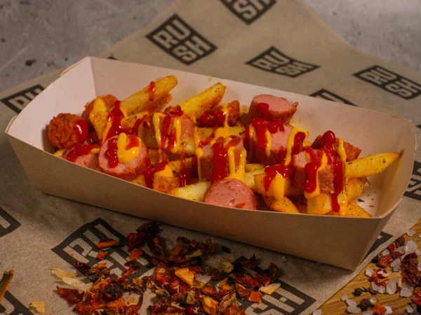 Колечки из сосисок с картошкой фри