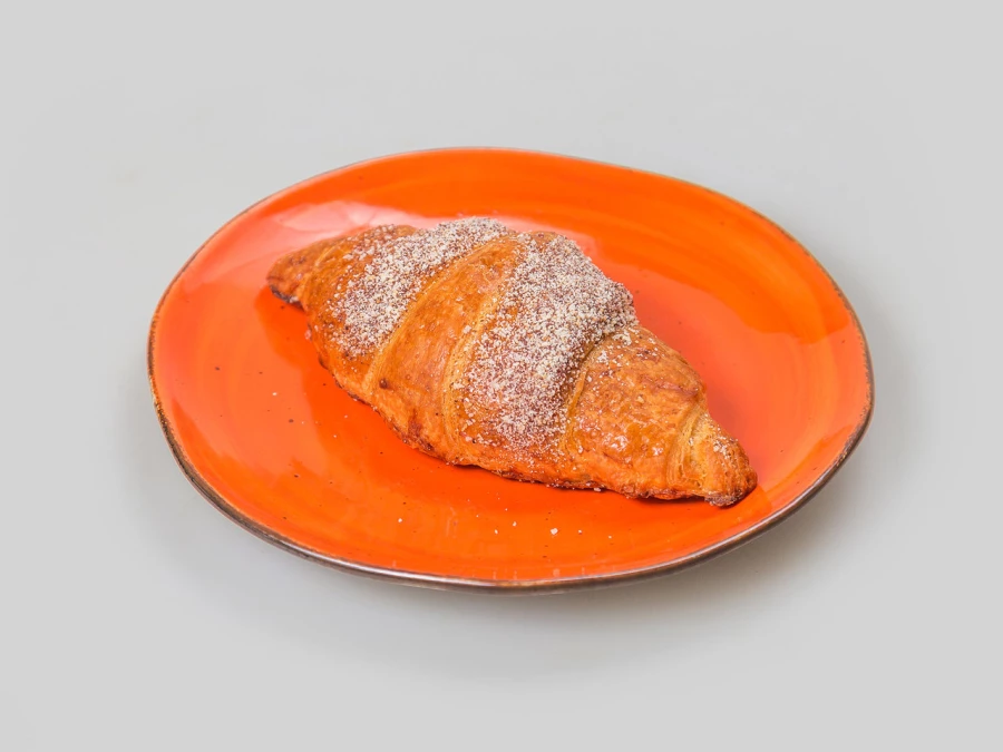 Круассан с маком