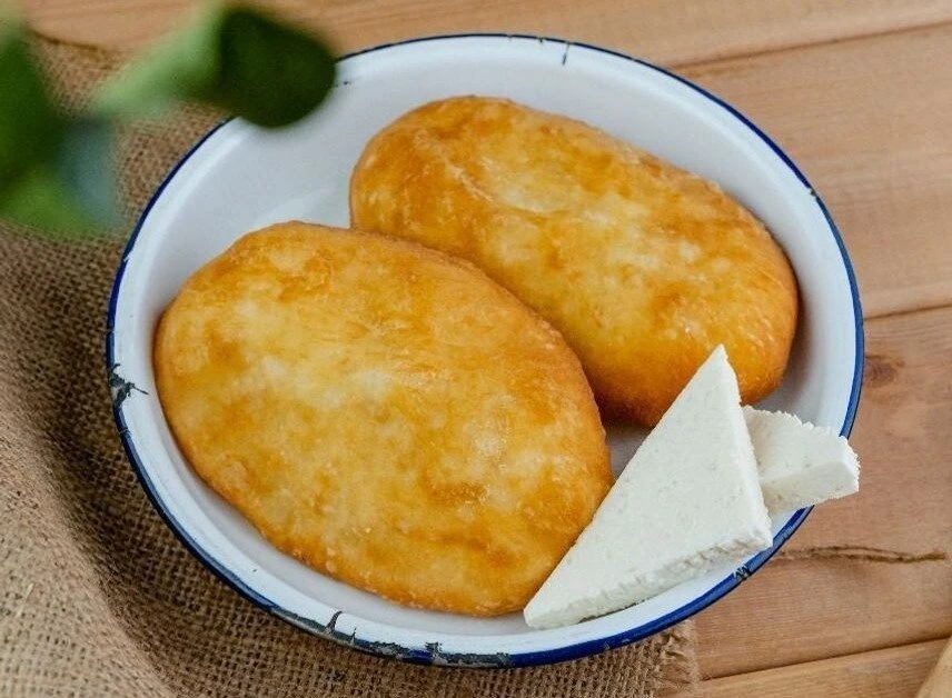 Пирожки и сыр