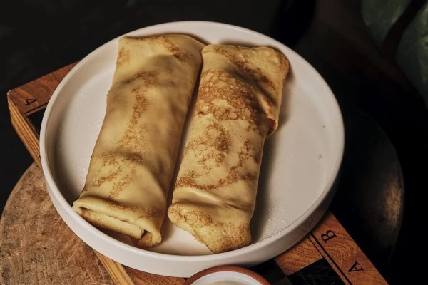 Блины с творогом и изюмом