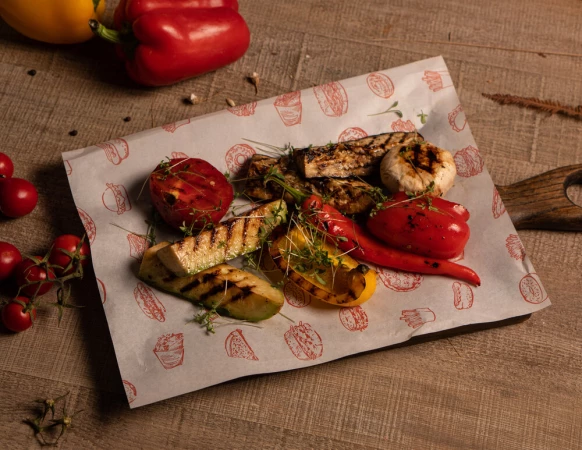 Овощи на гриле с соусом чимичури