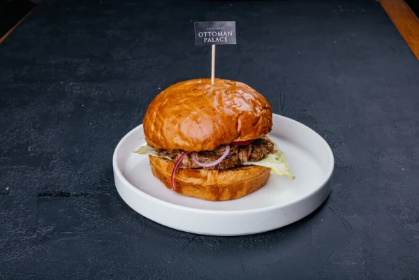 Бургер с рванным мясом