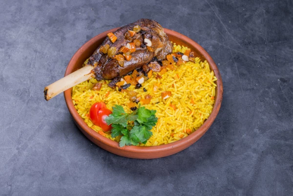 Голень баранья с арабским пловом