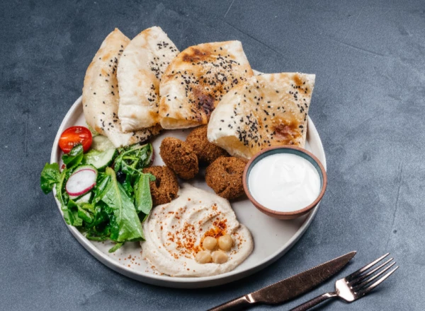 Фалафель с хумусом