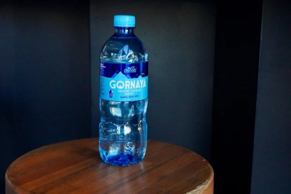 Вода горная без газа