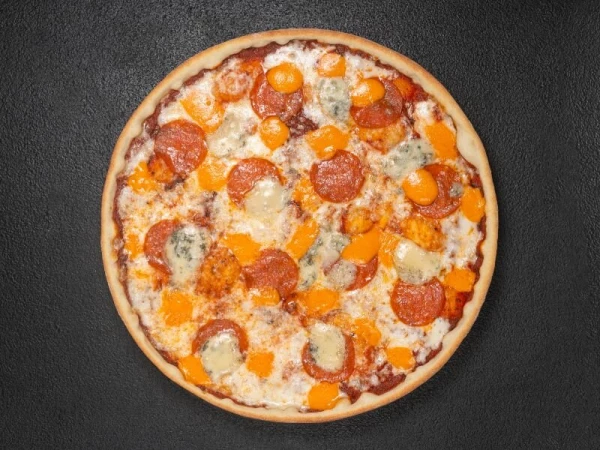 Пицца 4 сыра и Пепперони