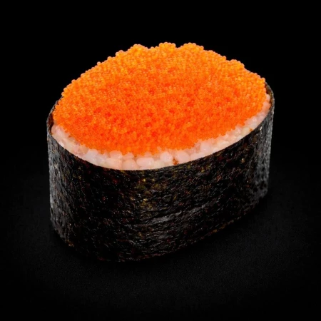 Гункан с икрой тобика