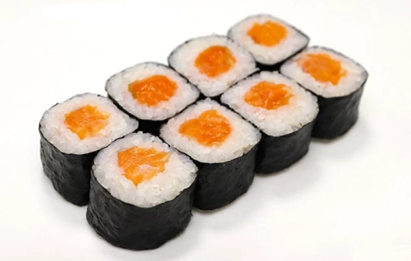 Ролл с лососем