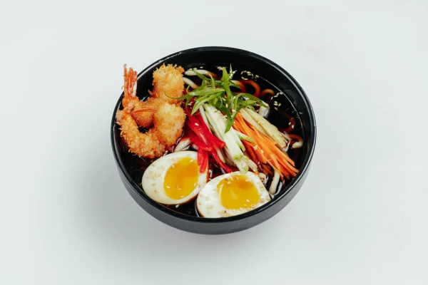 Рамен с креветками темпура