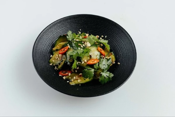 Салат битые огурцы